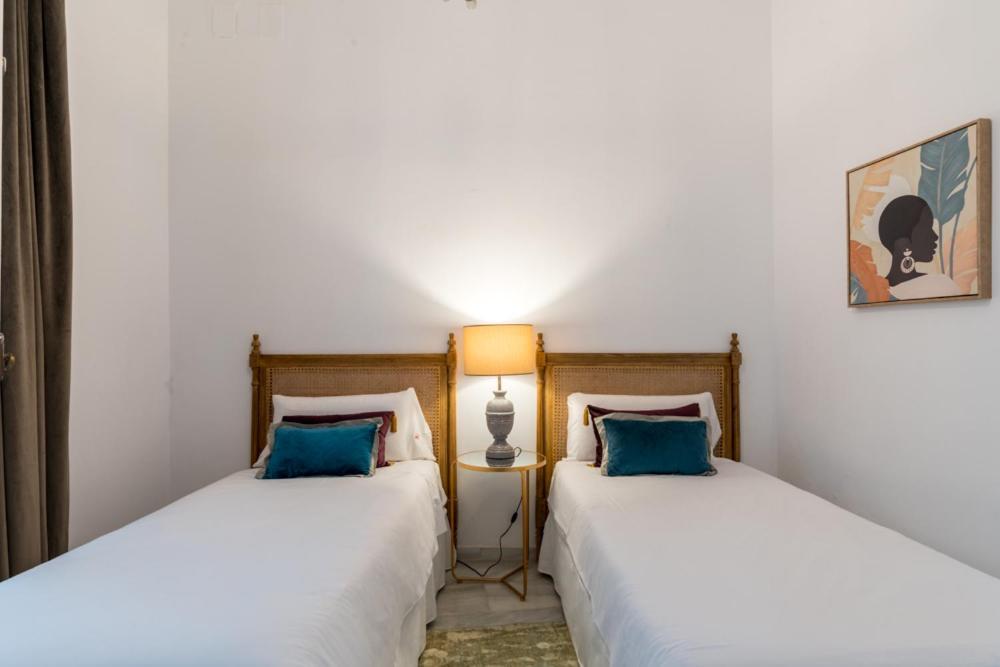 Hostal Roomsole Siviglia Esterno foto