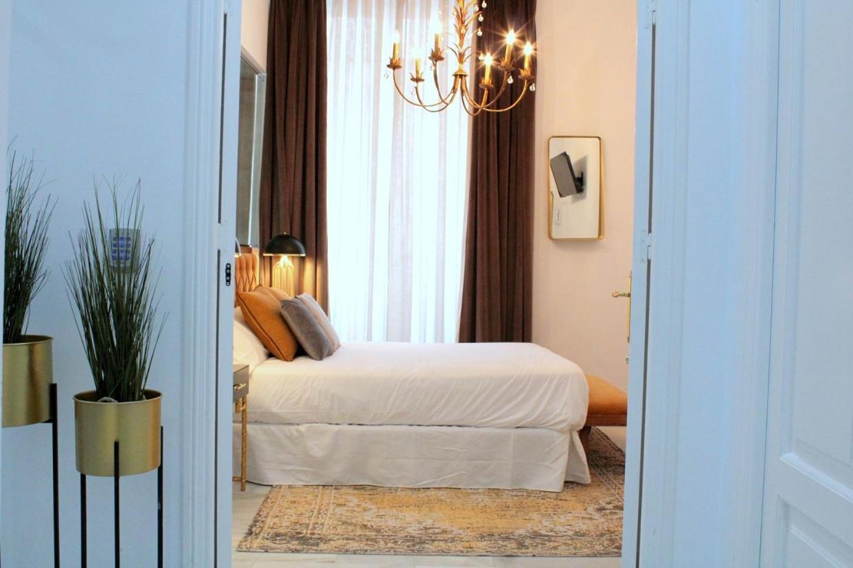 Hostal Roomsole Siviglia Esterno foto