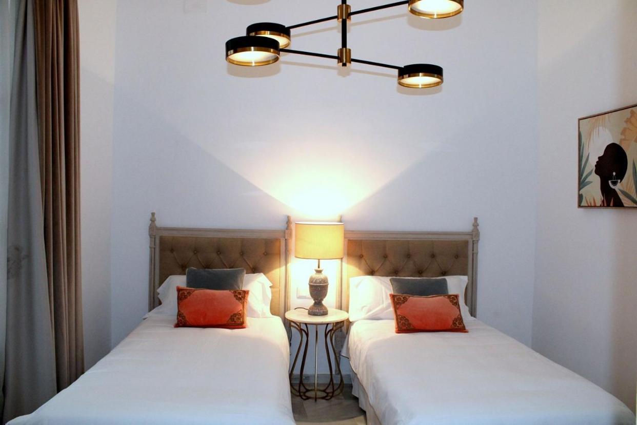 Hostal Roomsole Siviglia Esterno foto